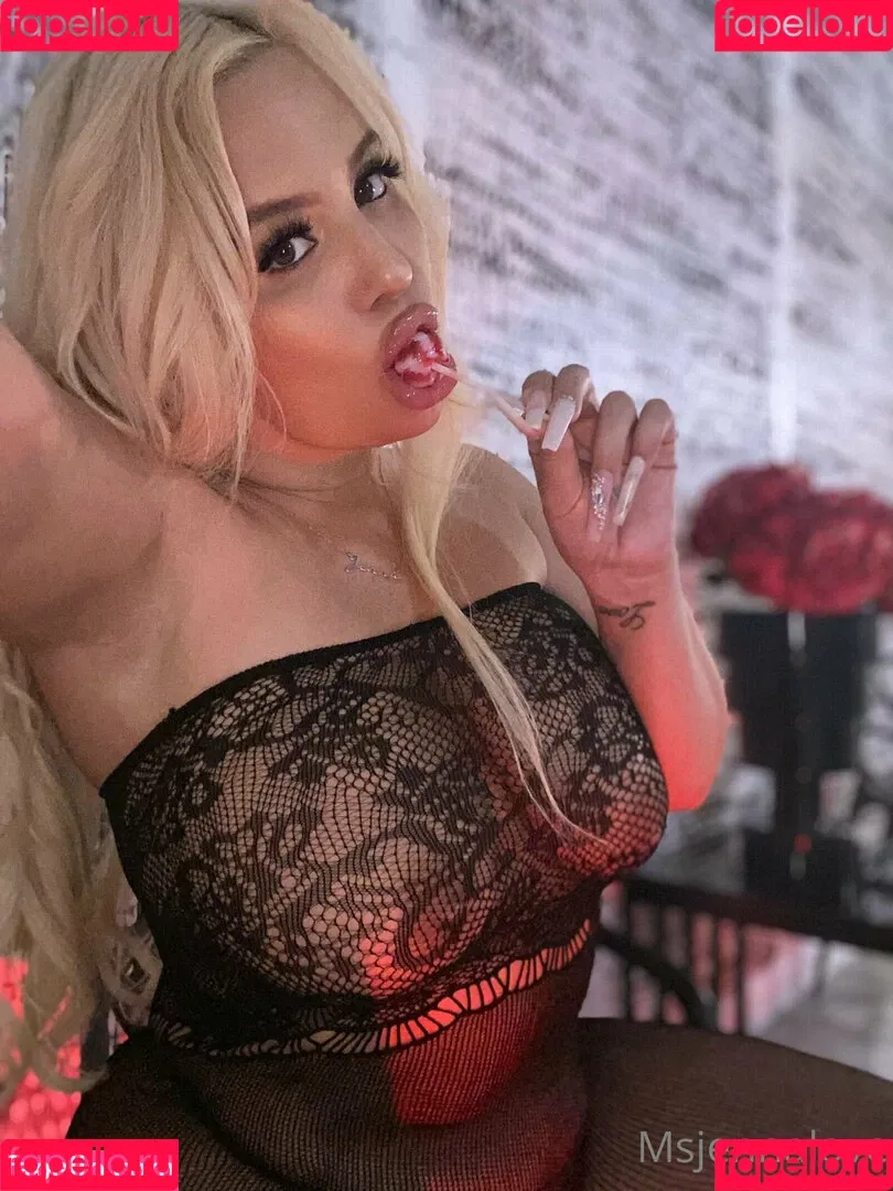 msjennalove Onlyfans Photo Gallery 