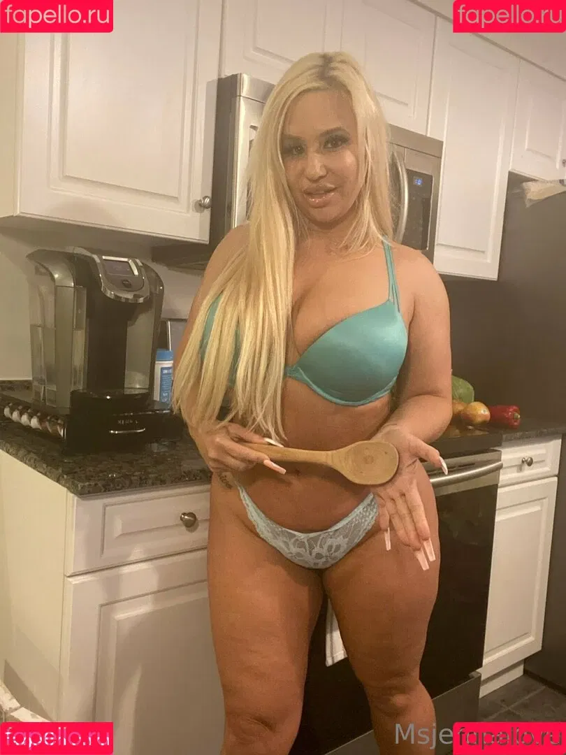 msjennalove Onlyfans Photo Gallery 