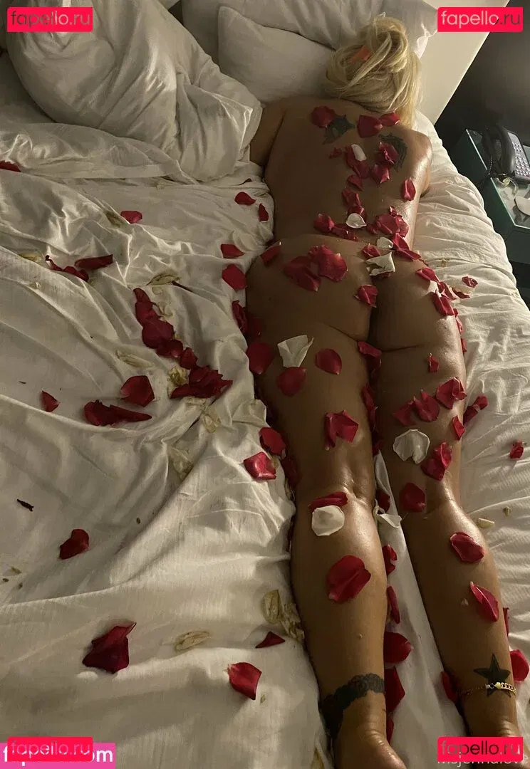 msjennalove Onlyfans Photo Gallery 