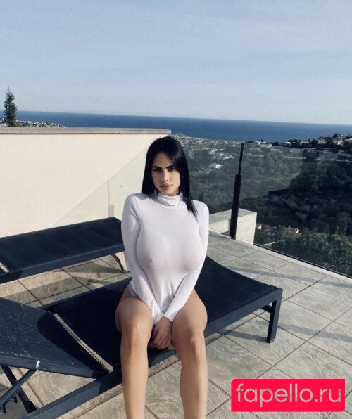 Sanna Marin Nude Onlyfans Photo 24