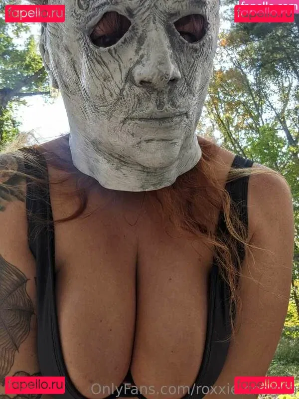 roxxie.chagrin Onlyfans Photo Gallery 