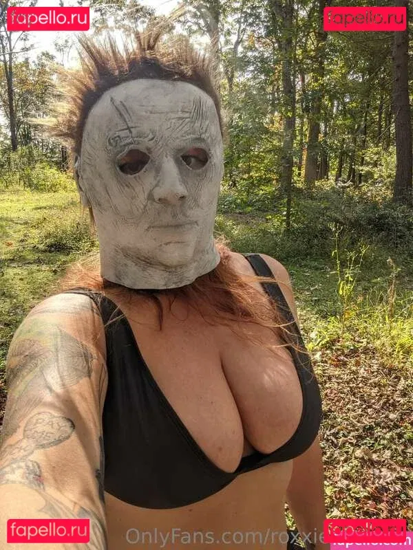 roxxie.chagrin Onlyfans Photo Gallery 