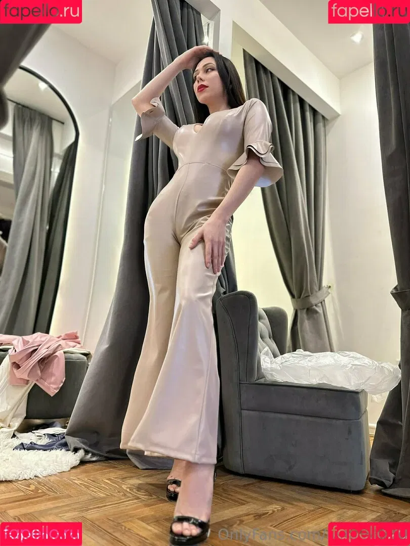 nina.doll.ts Onlyfans Photo Gallery 