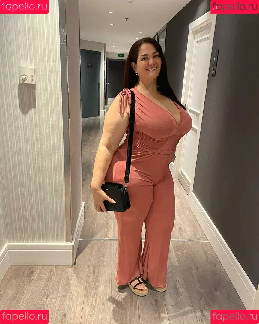 Patricia Curvy XXL Onlyfans Photo Gallery 