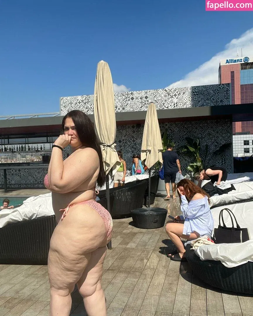 Patricia Curvy XXL Onlyfans Photo Gallery 