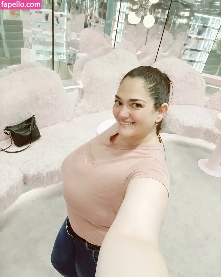 Patricia Curvy XXL Onlyfans Photo Gallery 