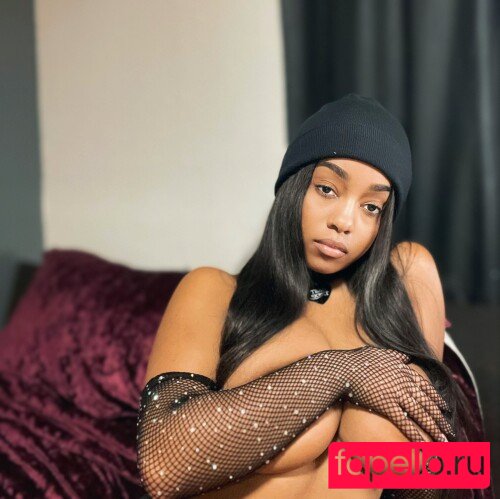 Lily Hurtado Onlyfans Photo Gallery 