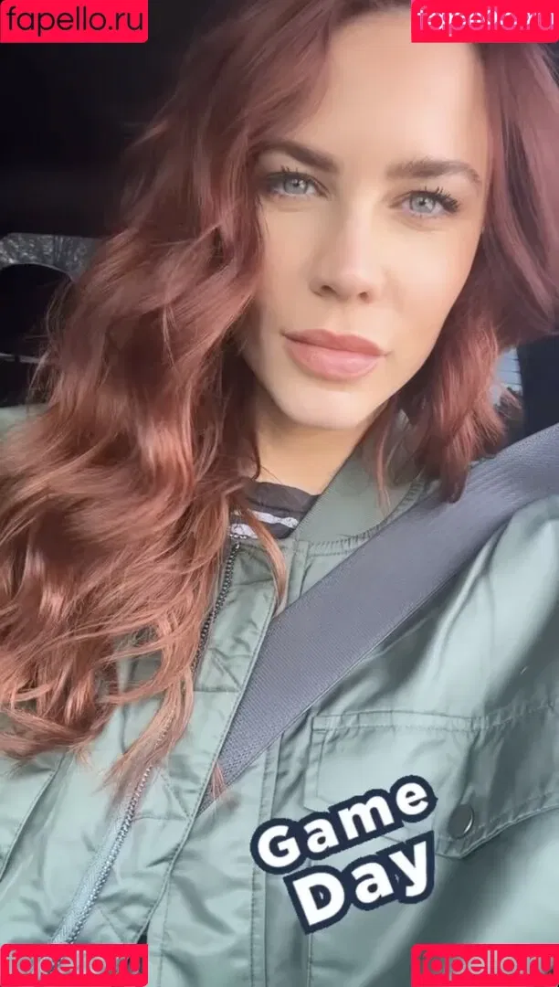 Courtney Hope Onlyfans Photo Gallery 