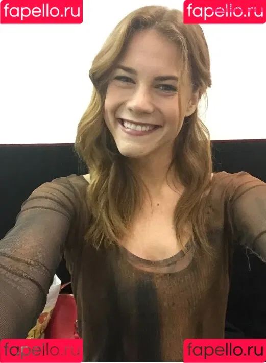 Courtney Hope Onlyfans Photo Gallery 