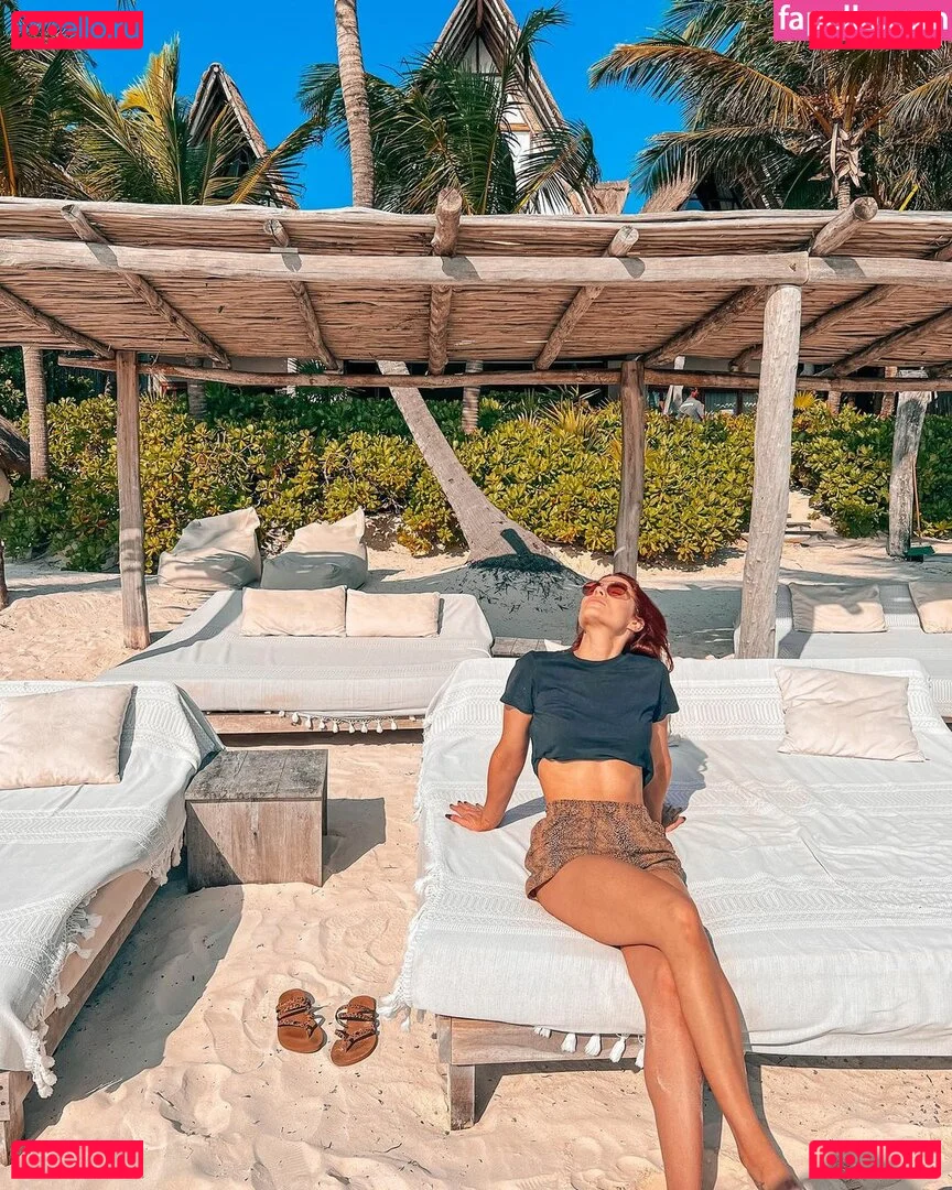 Courtney Hope Onlyfans Photo Gallery 