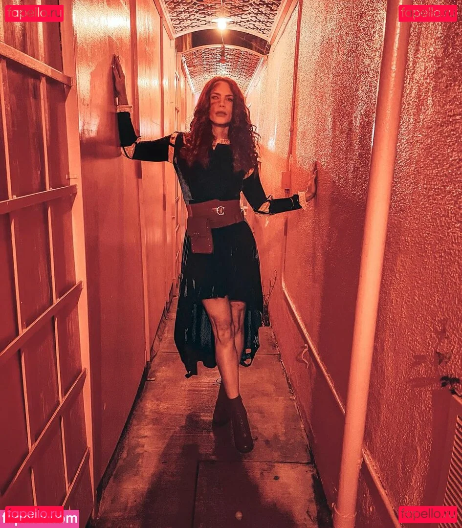 Courtney Hope Onlyfans Photo Gallery 