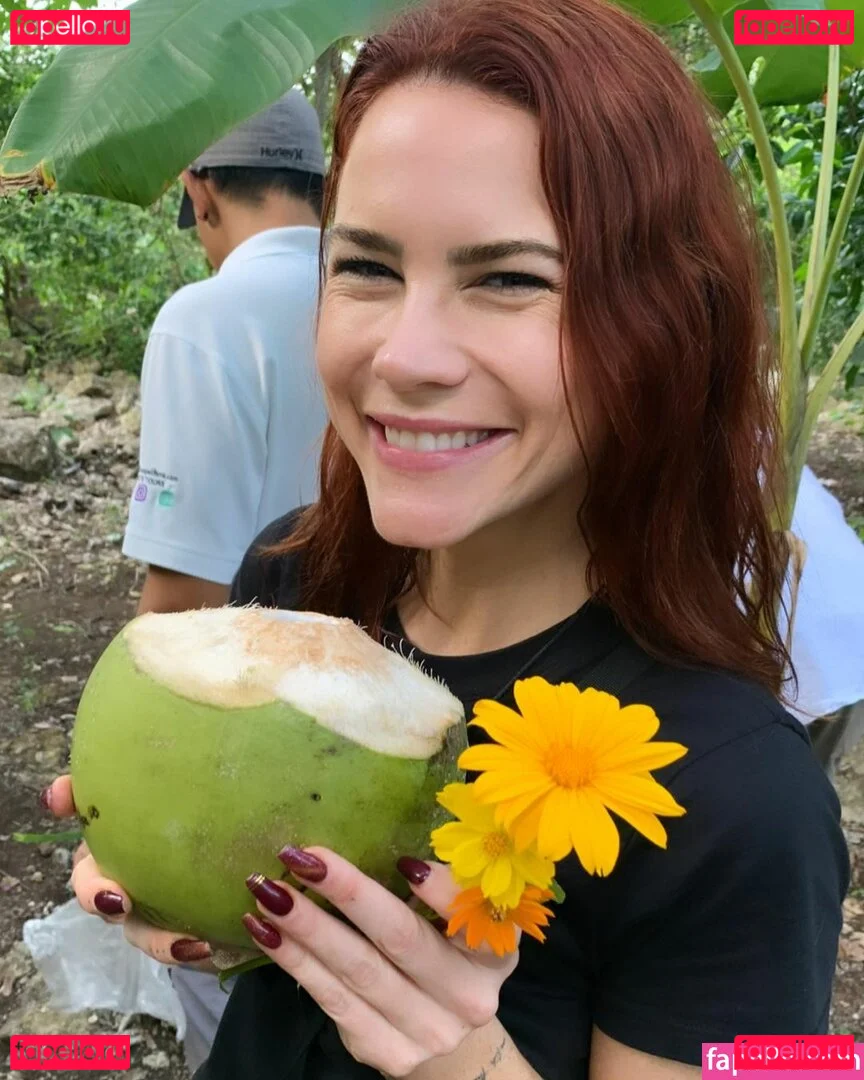 Courtney Hope Onlyfans Photo Gallery 