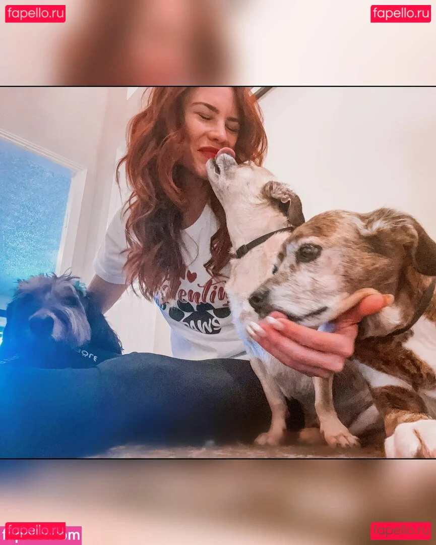 Courtney Hope Onlyfans Photo Gallery 