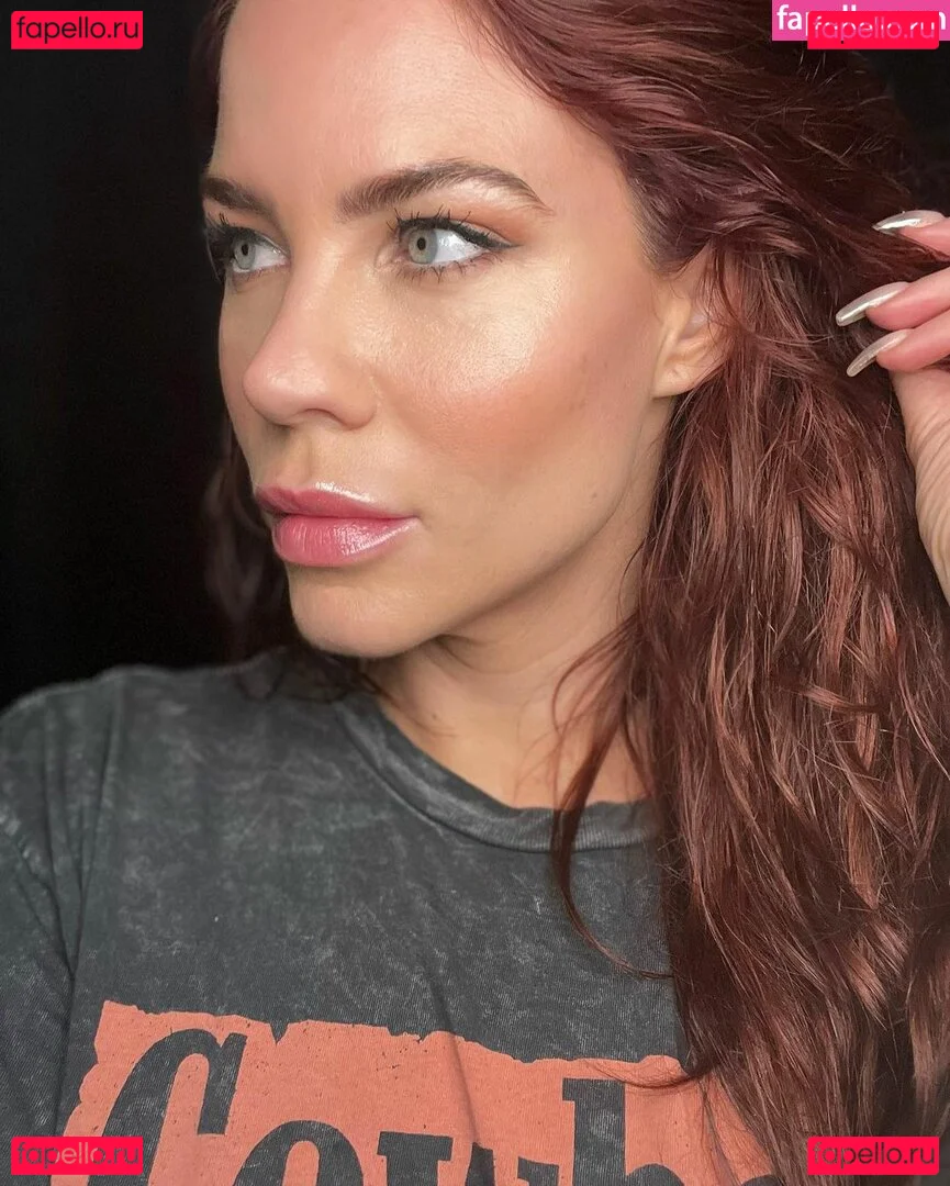 Courtney Hope Onlyfans Photo Gallery 