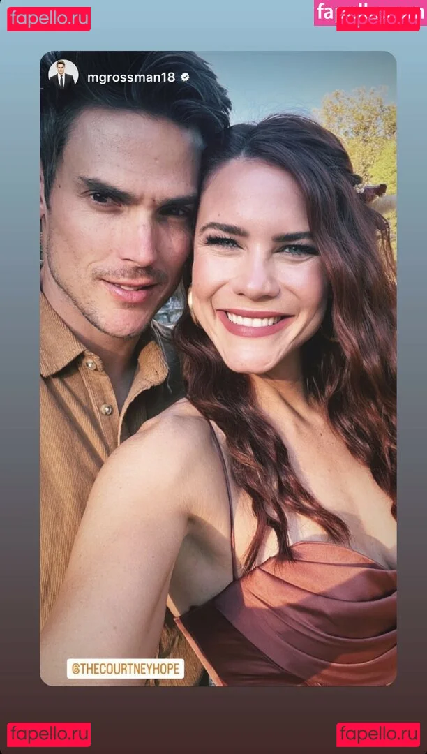 Courtney Hope Onlyfans Photo Gallery 