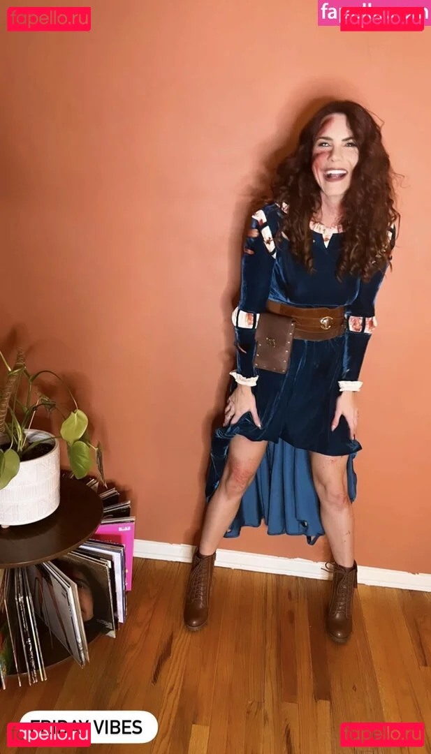 Courtney Hope Onlyfans Photo Gallery 