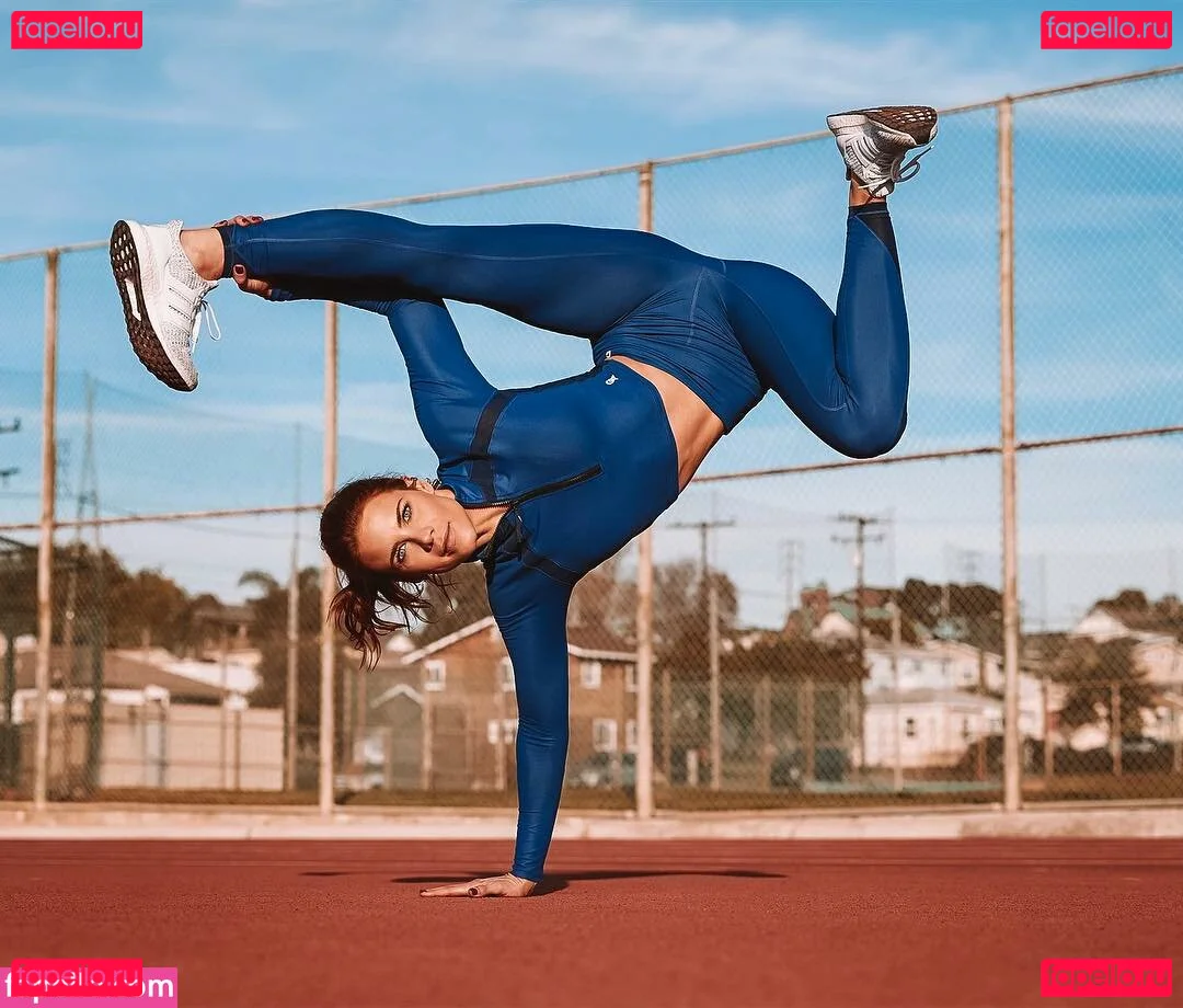 Courtney Hope Onlyfans Photo Gallery 