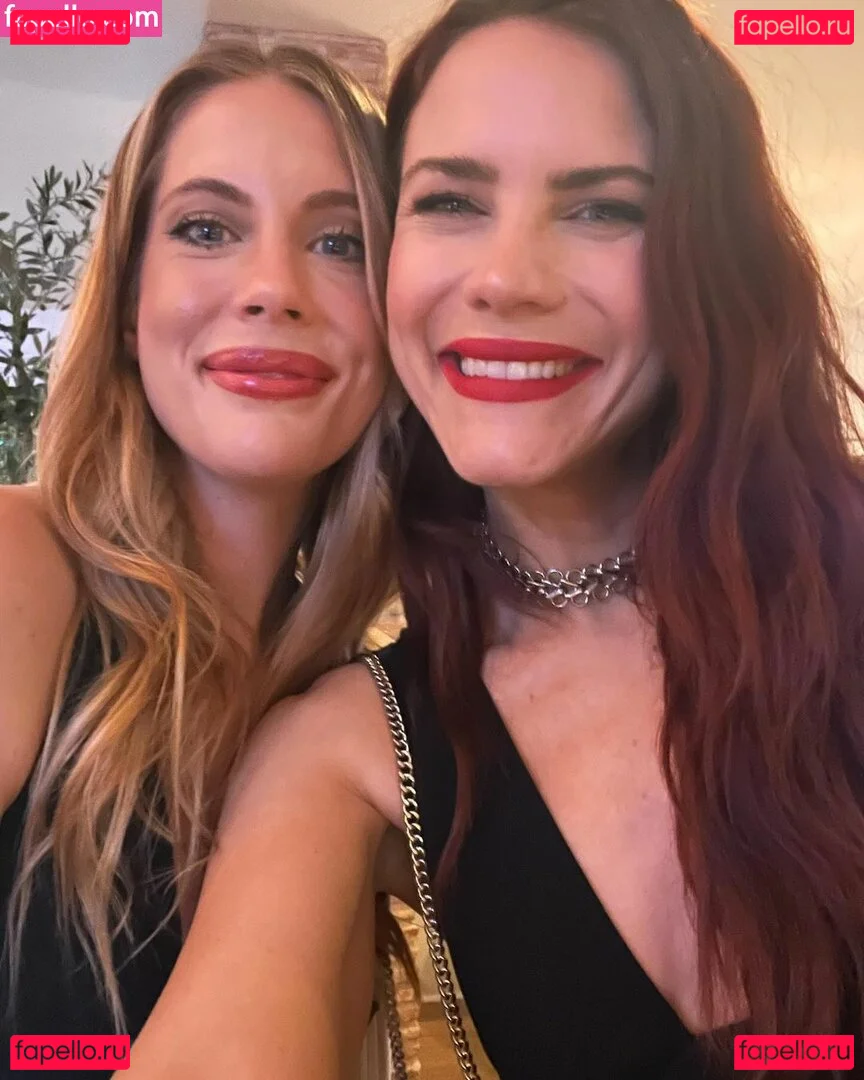 Courtney Hope Onlyfans Photo Gallery 