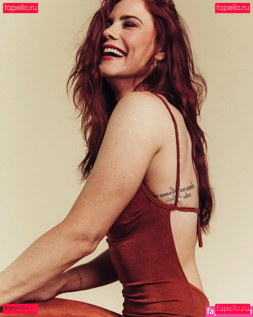 Courtney Hope Onlyfans Photo Gallery 