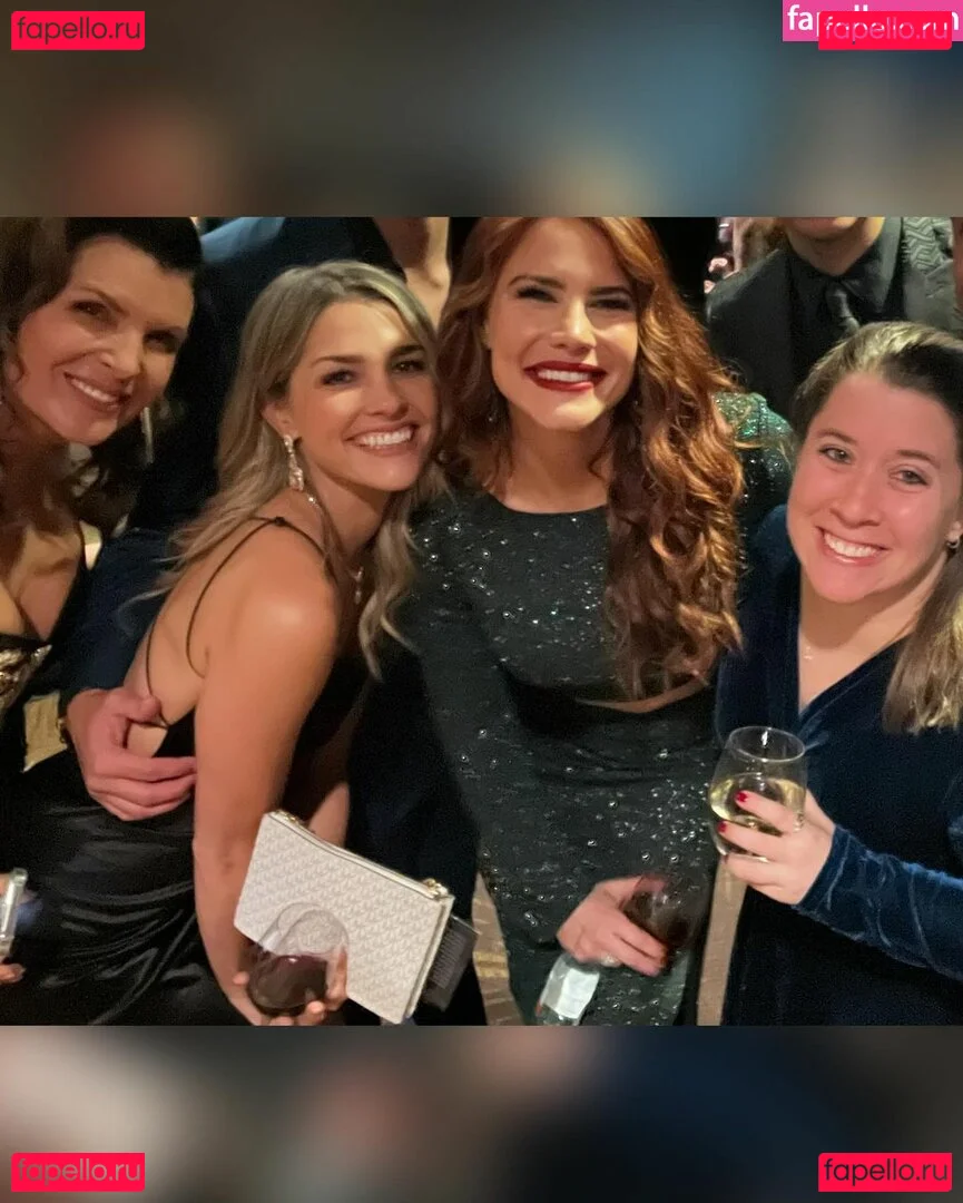 Courtney Hope Onlyfans Photo Gallery 