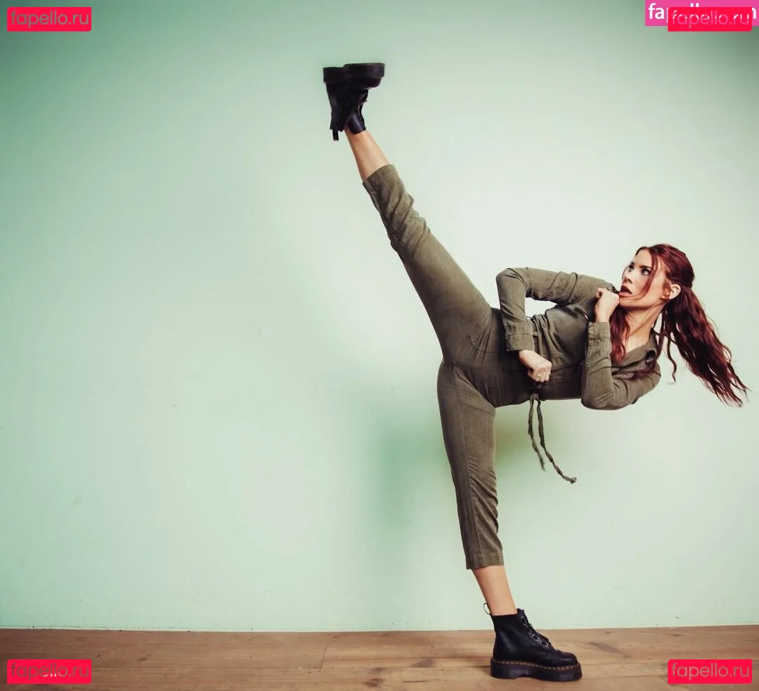 Courtney Hope Onlyfans Photo Gallery 