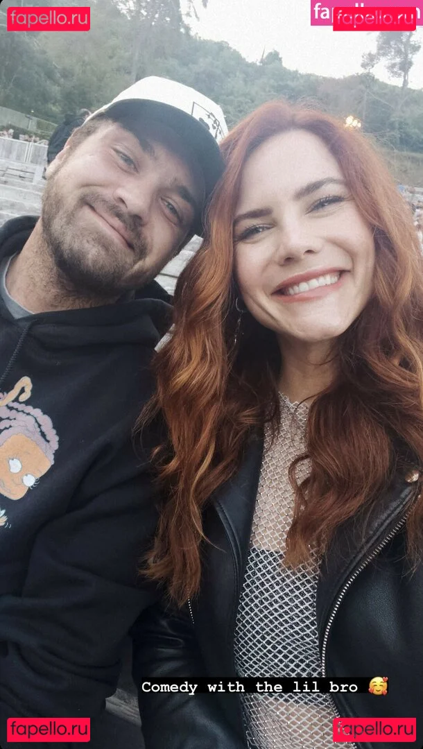 Courtney Hope Onlyfans Photo Gallery 