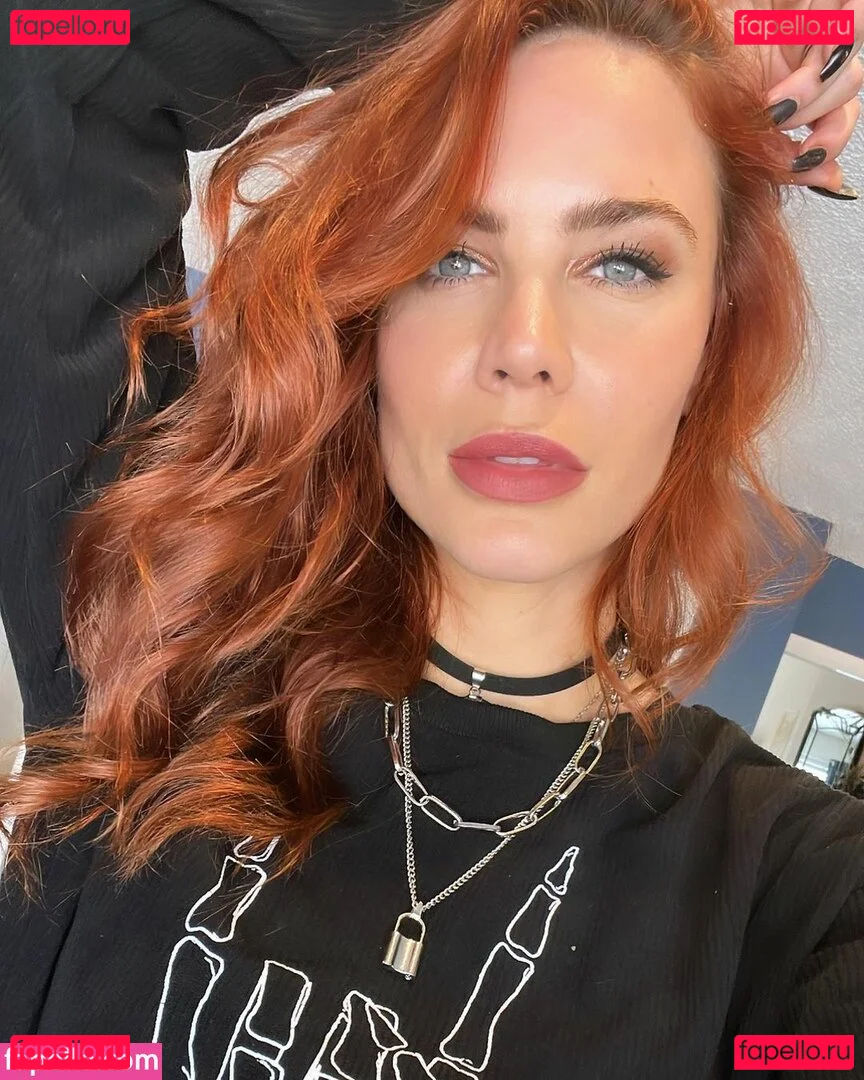 Courtney Hope Onlyfans Photo Gallery 