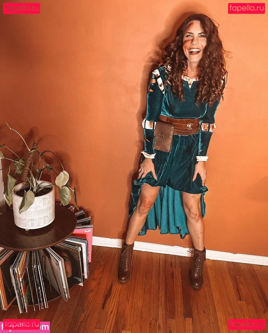 Courtney Hope Onlyfans Photo Gallery 