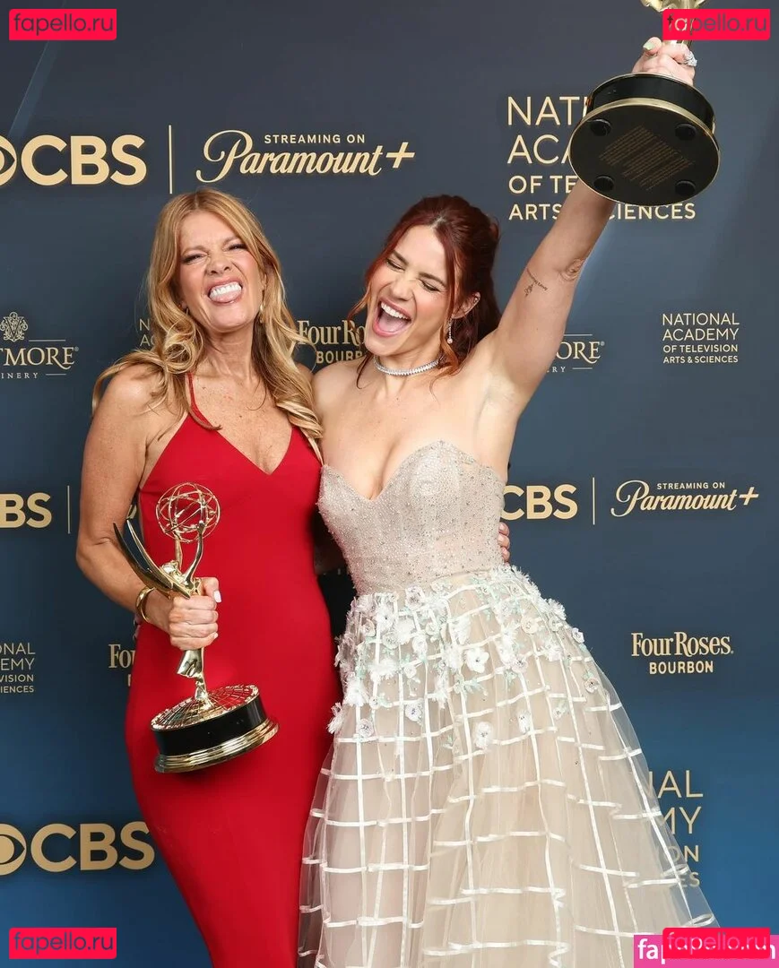 Courtney Hope Onlyfans Photo Gallery 