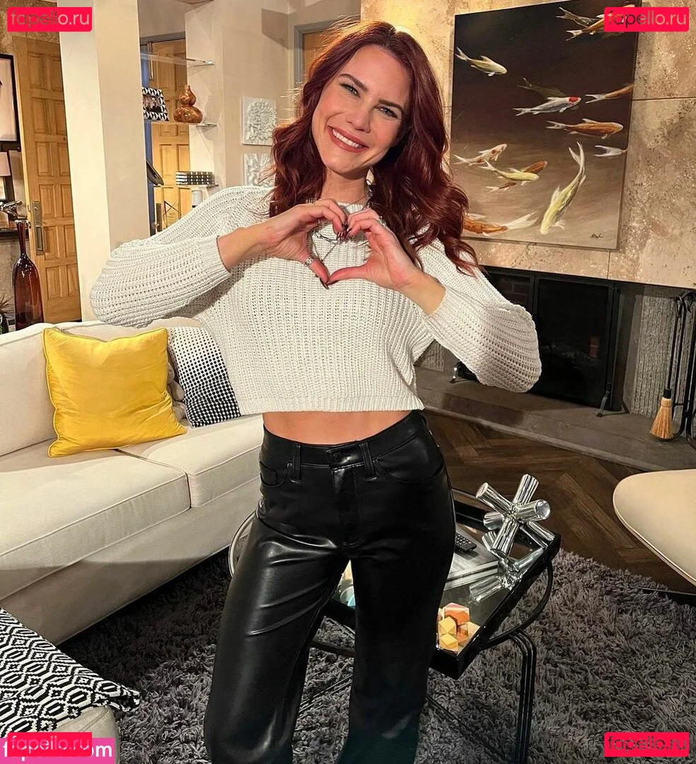 Courtney Hope Onlyfans Photo Gallery 