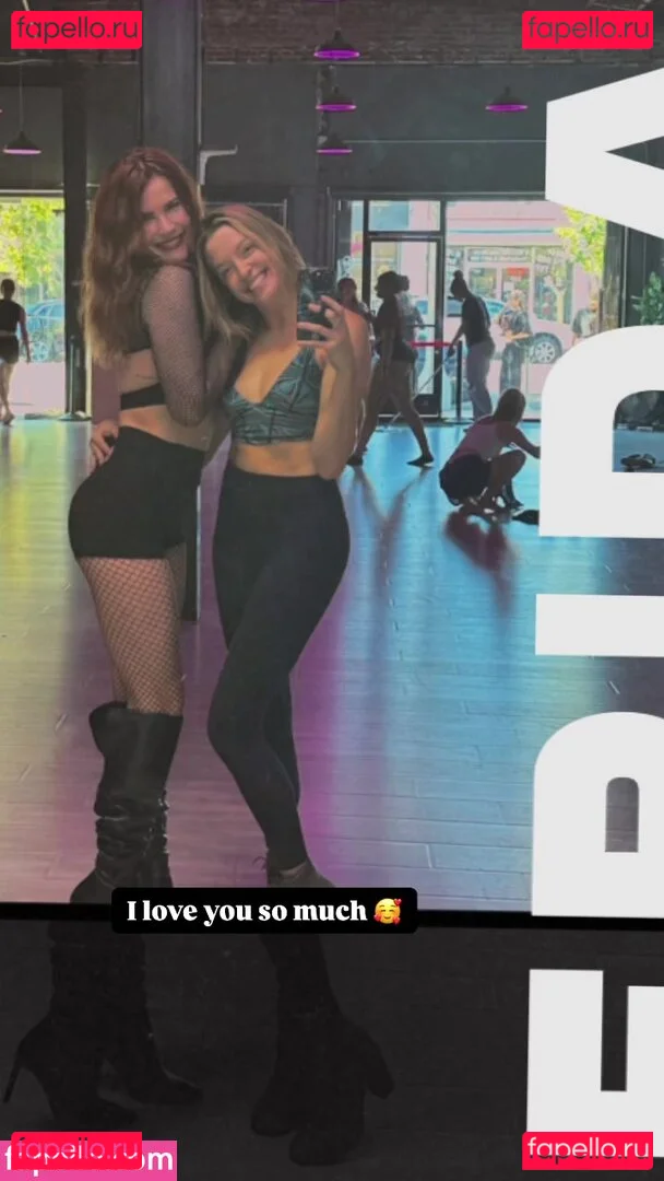 Courtney Hope Onlyfans Photo Gallery 