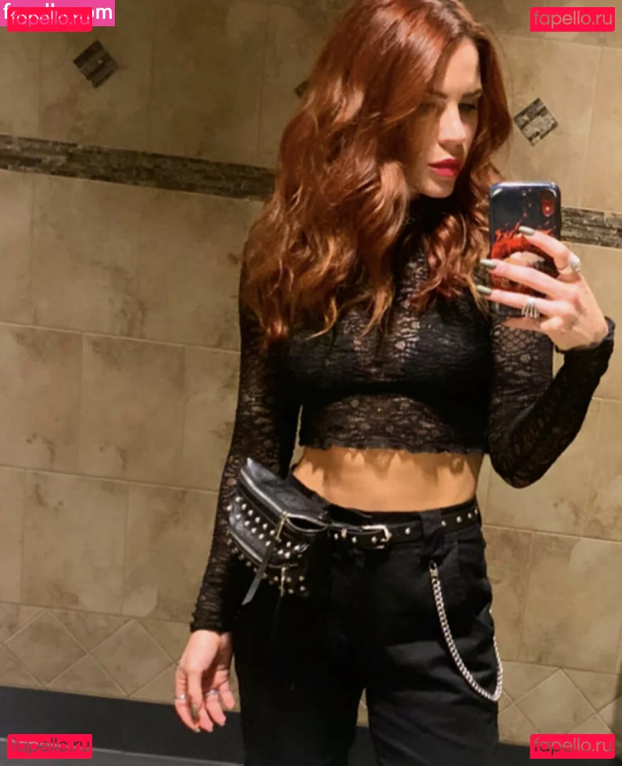 Courtney Hope Onlyfans Photo Gallery 