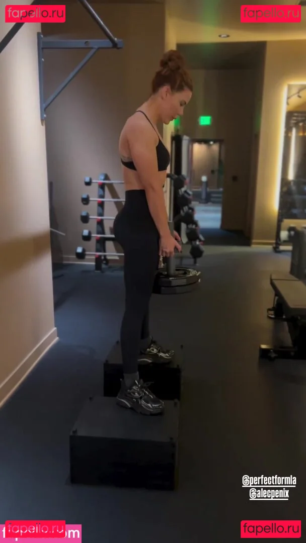 Courtney Hope Onlyfans Photo Gallery 