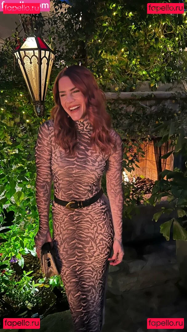 Courtney Hope Onlyfans Photo Gallery 