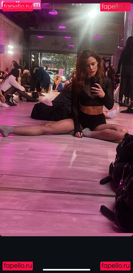 Courtney Hope Onlyfans Photo Gallery 