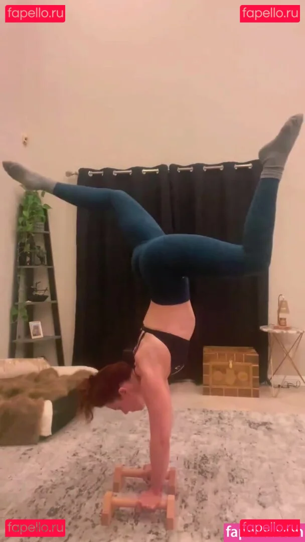 Courtney Hope Onlyfans Photo Gallery 