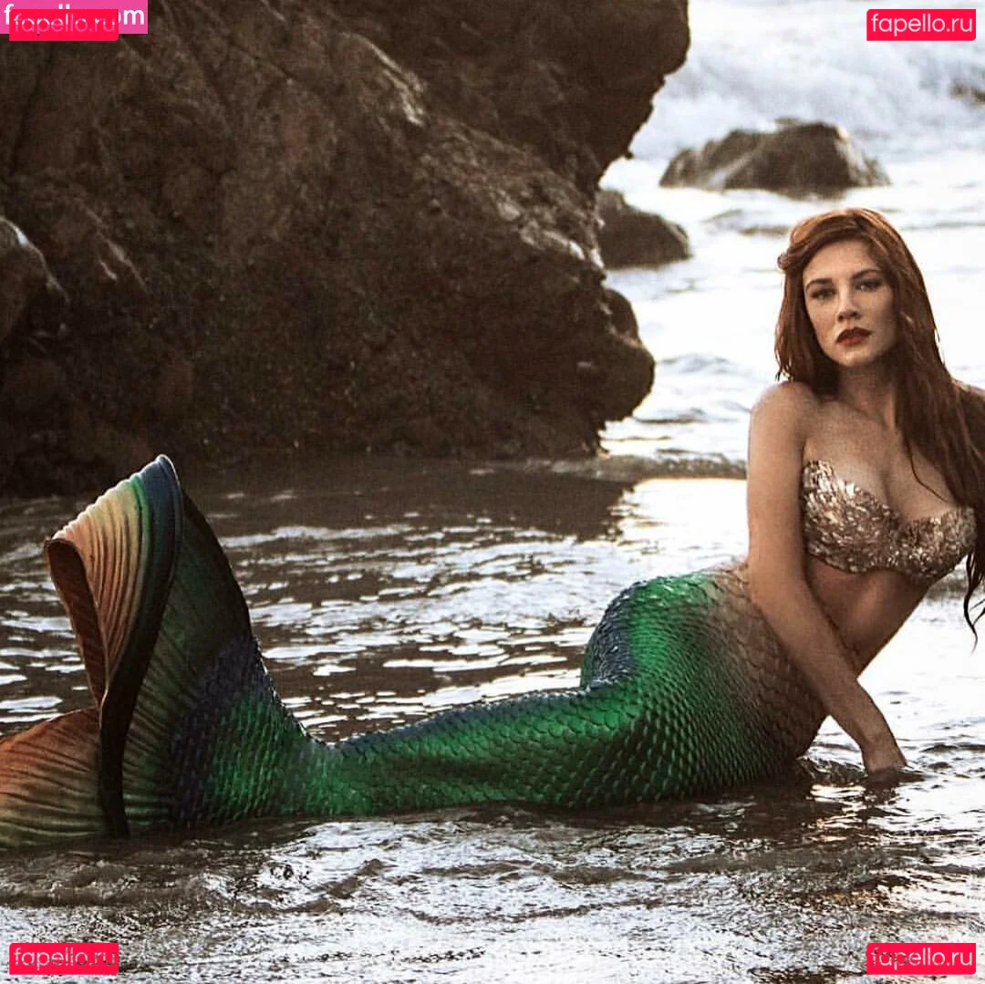 Courtney Hope Onlyfans Photo Gallery 