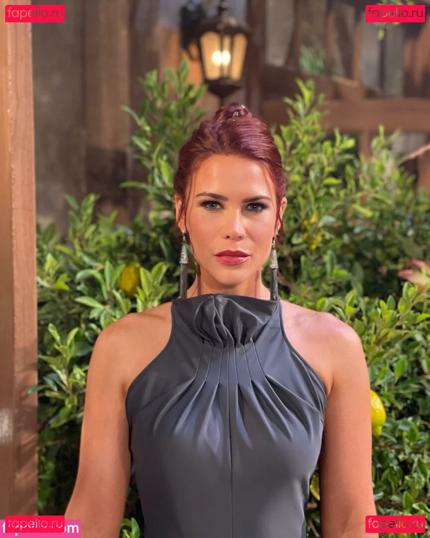 Courtney Hope Onlyfans Photo Gallery 