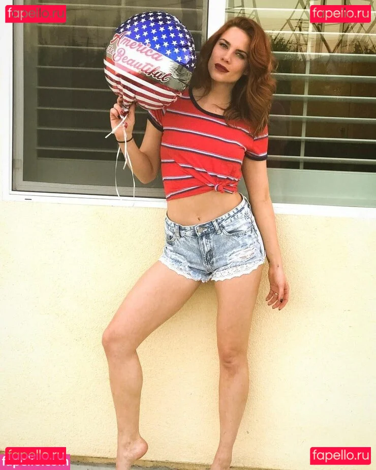 Courtney Hope Onlyfans Photo Gallery 