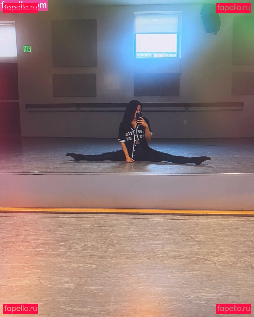 Courtney Hope Onlyfans Photo Gallery 