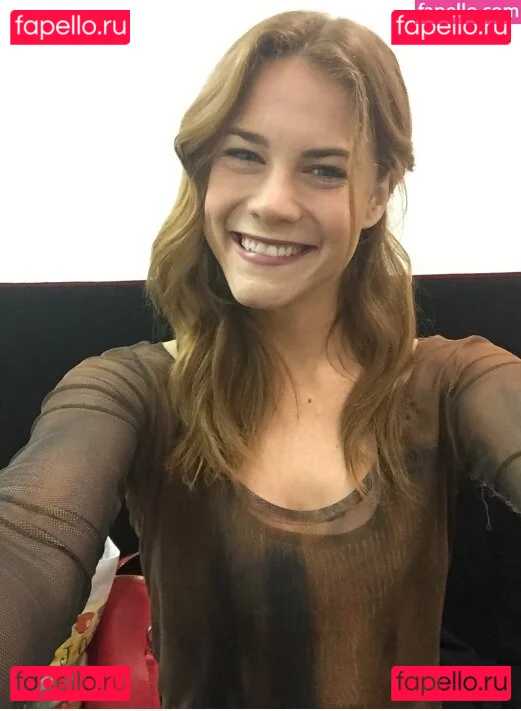 Courtney Hope Onlyfans Photo Gallery 