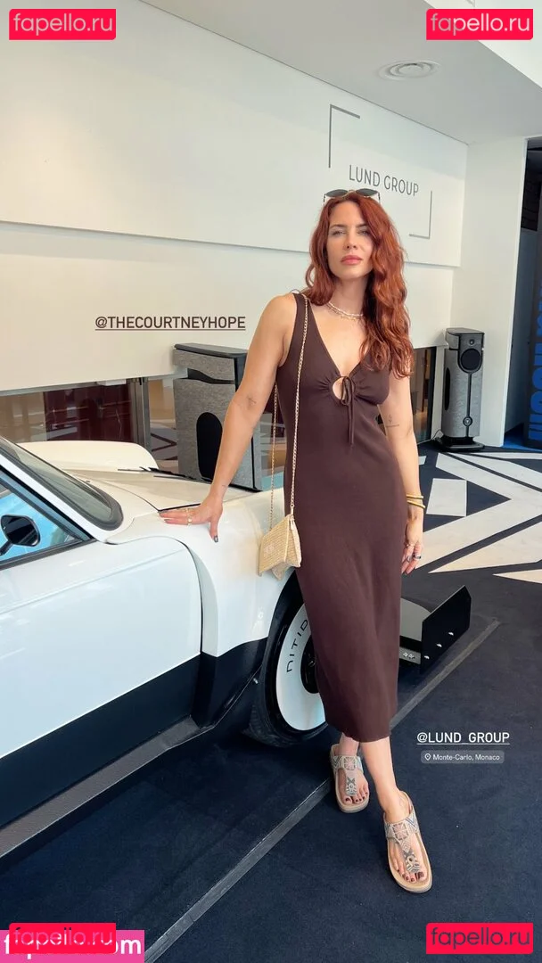 Courtney Hope Onlyfans Photo Gallery 