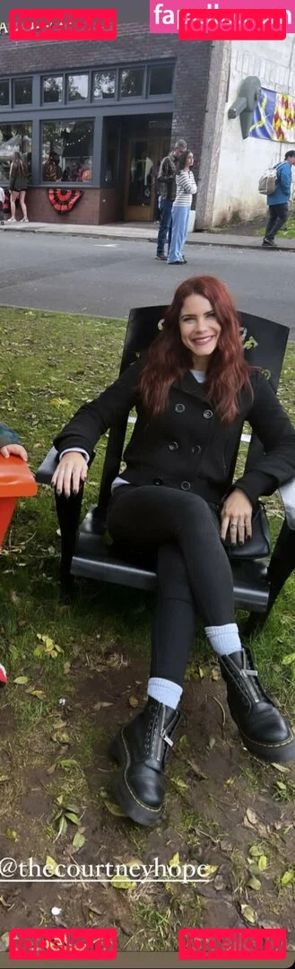 Courtney Hope Onlyfans Photo Gallery 