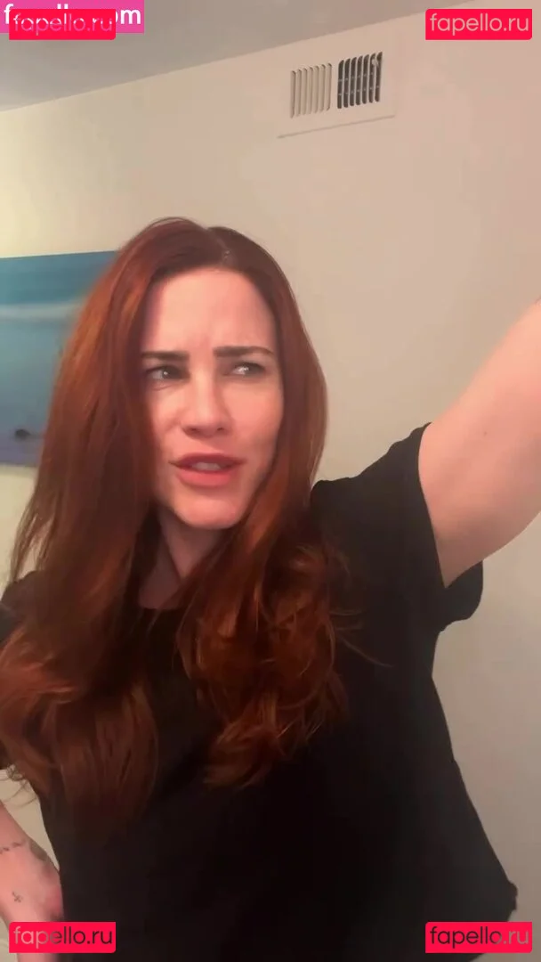 Courtney Hope Onlyfans Photo Gallery 