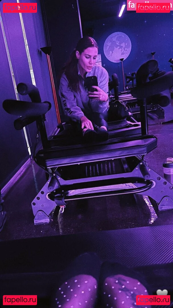 Courtney Hope Onlyfans Photo Gallery 