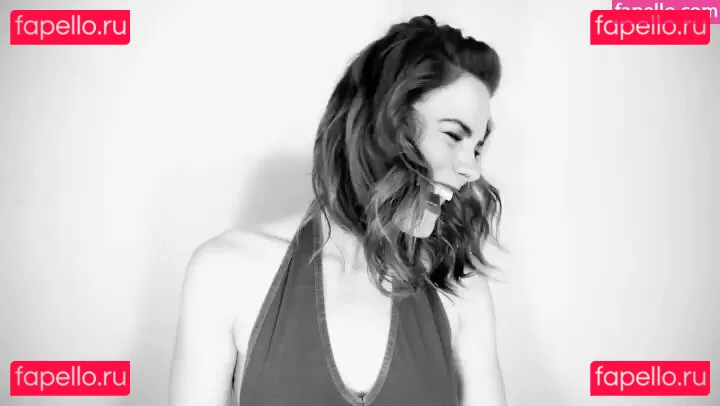 Courtney Hope Onlyfans Photo Gallery 