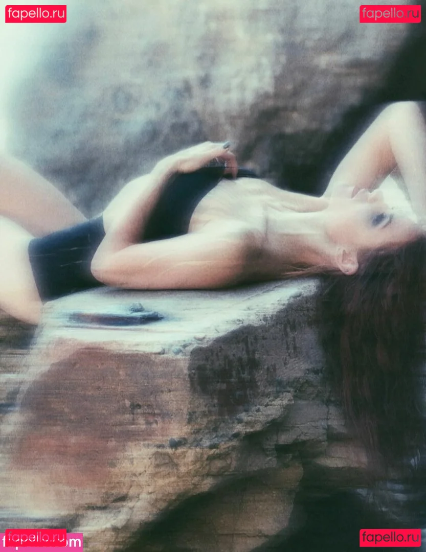 Courtney Hope Onlyfans Photo Gallery 