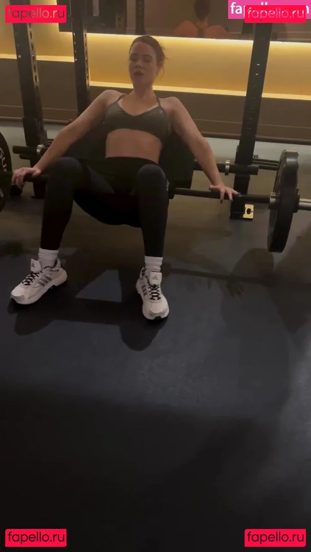 Courtney Hope Onlyfans Photo Gallery 