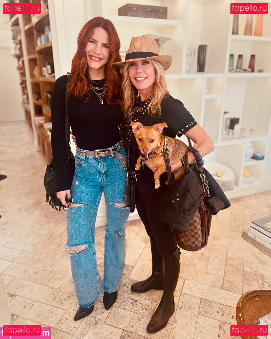 Courtney Hope Onlyfans Photo Gallery 