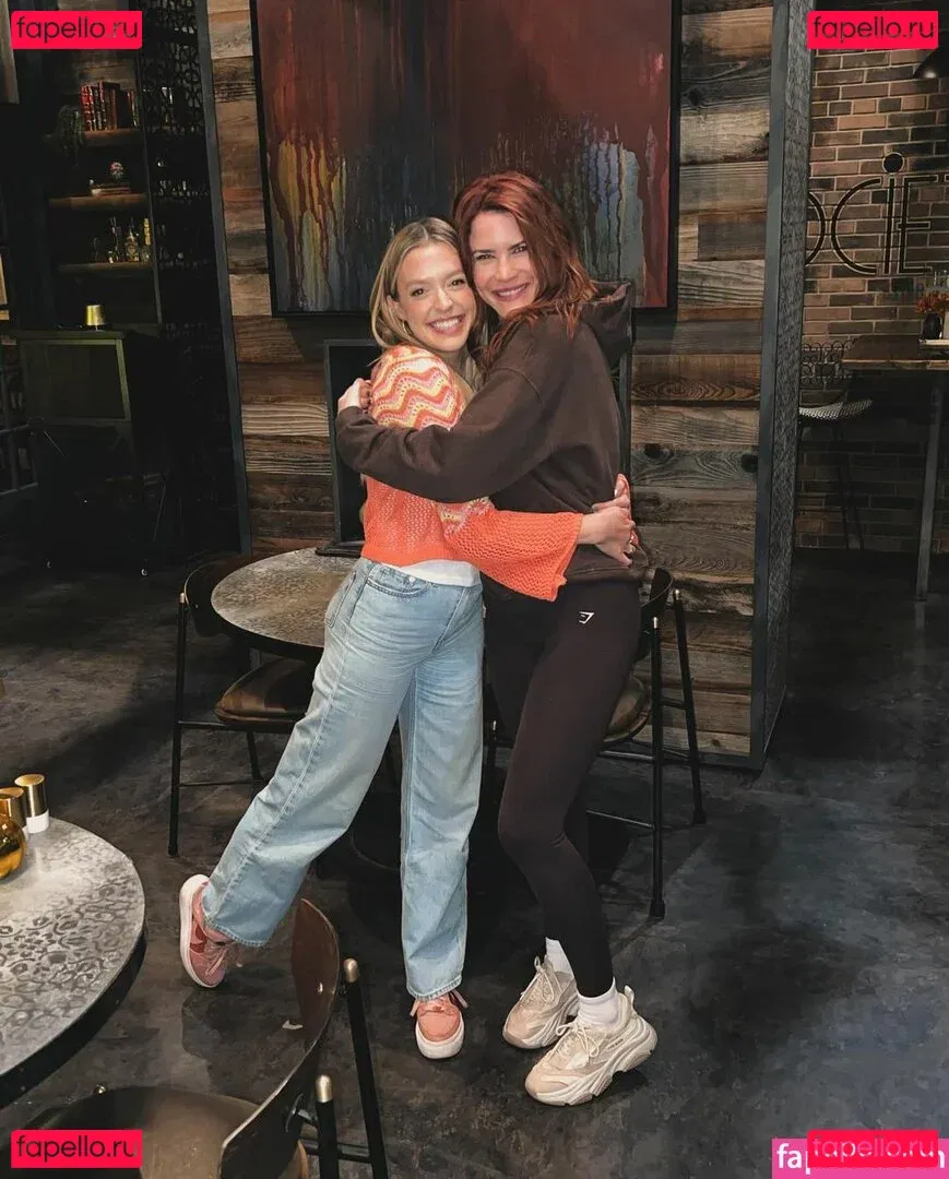 Courtney Hope Onlyfans Photo Gallery 